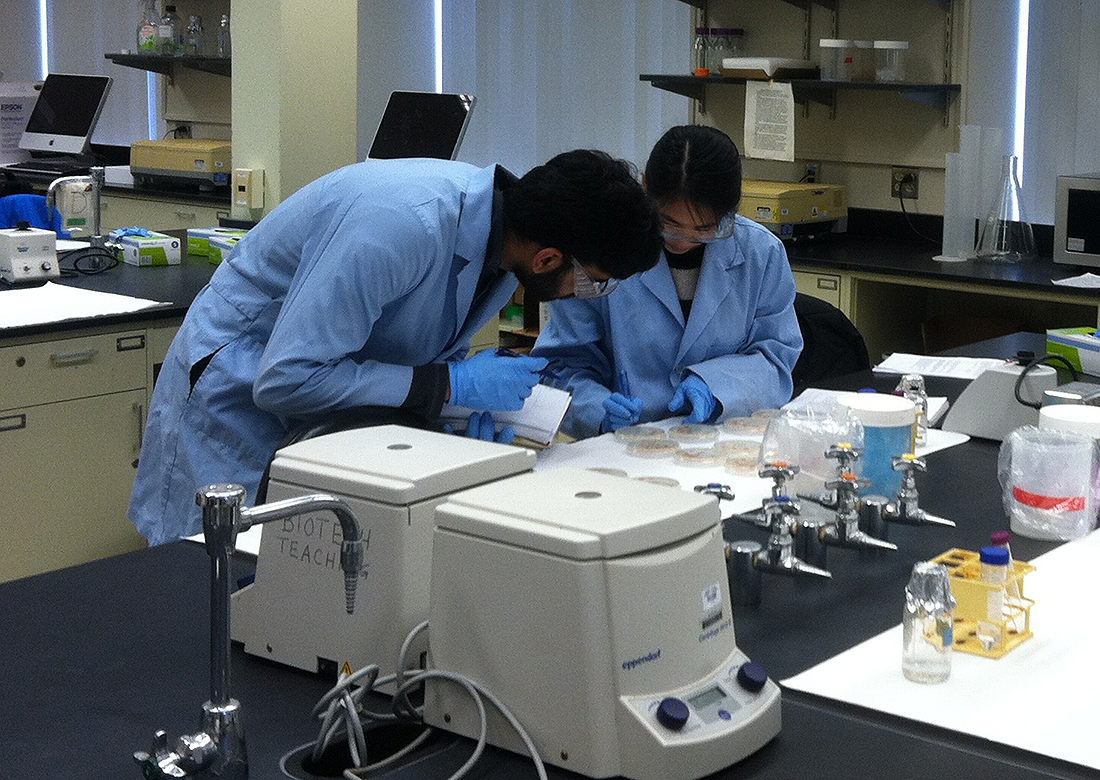 Photo of a biotech lab.